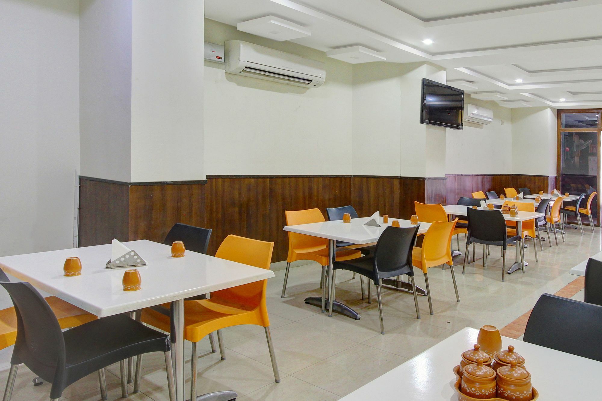 Oyo 10596 Hotel Indu حيدر أباد المظهر الخارجي الصورة